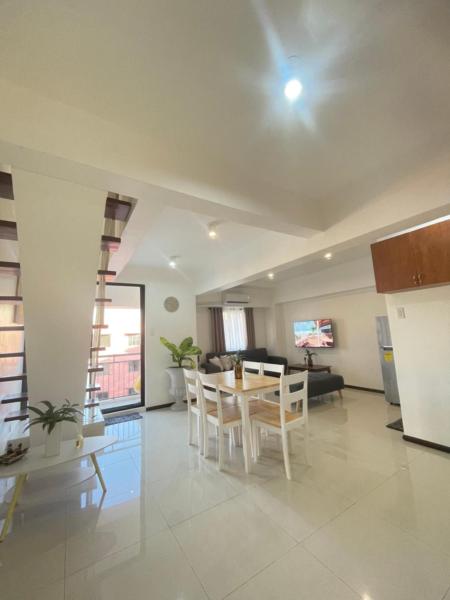 The Penthouse Suite Lapu-Lapu City Eksteriør bilde
